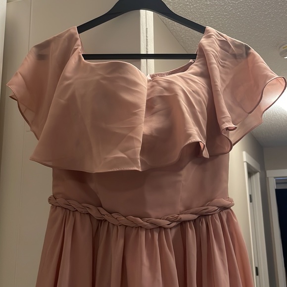 Formal Pink dress - Picture 2 of 4